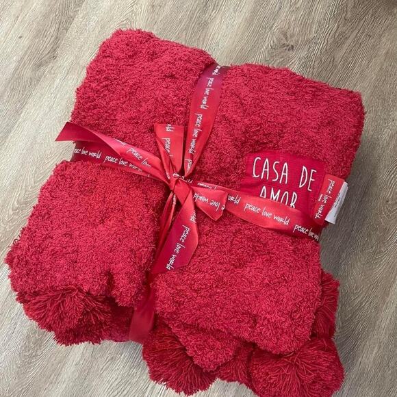 Peace Love World 60" x 70" Cable Throw Pom-Pom Red Blanket New Sold Out - Picture 2 of 5
